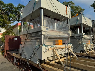 Giao máy ép cắt thủy lực 600 tấn đến Hàn Quốc