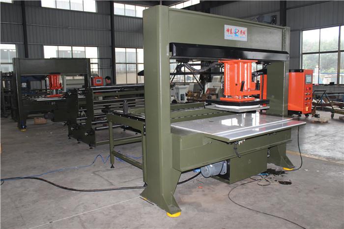 Máy cắt giấy nhám thủy lực