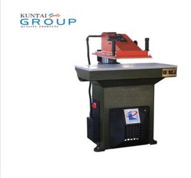 Máy cắt cánh tay xoay